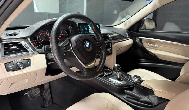 
								BMW Série 3 Berline 318 d Luxury Steptronic full									