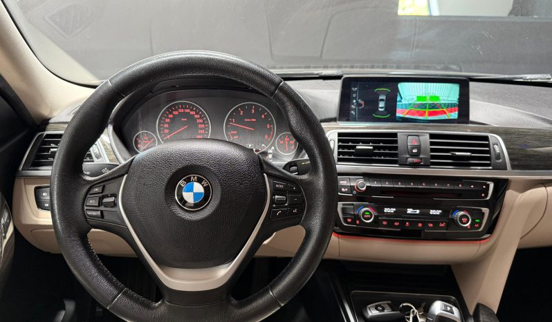 
								BMW Série 3 Berline 318 d Luxury Steptronic full									