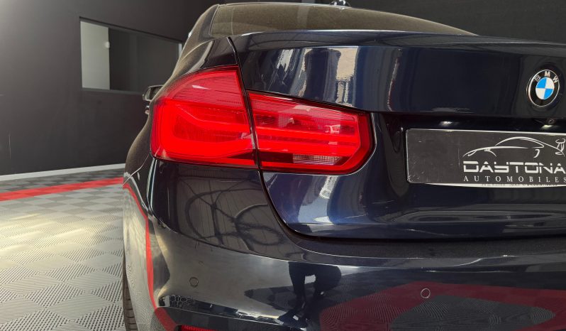 
								BMW Série 3 Berline 318 d Luxury Steptronic full									