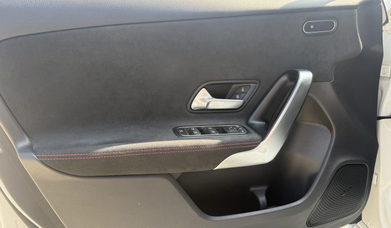 
								Mercedes CLASSE A A200 AMG Line 163cv DCT (W177) full									