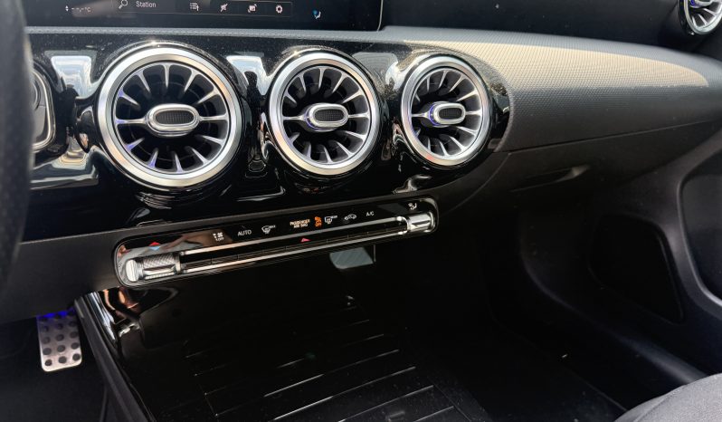 
								Mercedes CLASSE A A200 AMG Line 163cv DCT (W177) full									