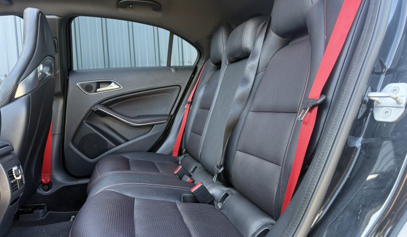 
								Mercedes CLASSE A A45 AMG 4Matic (phase 2) 381cv BVA7 full									