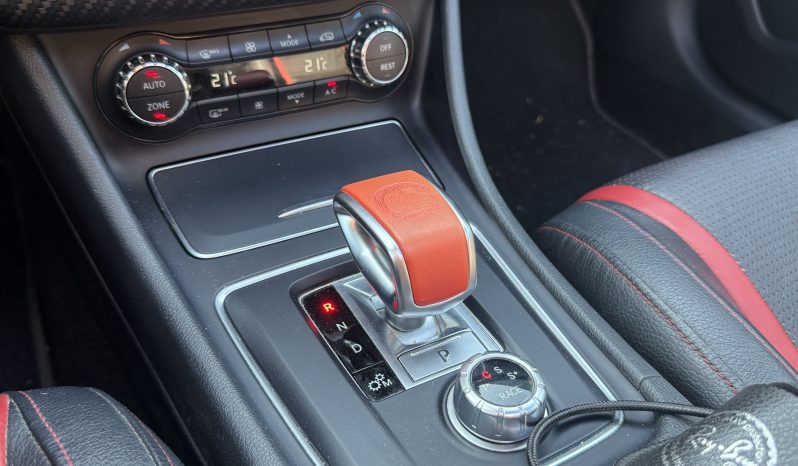 
								Mercedes CLASSE A A45 AMG 4Matic (phase 2) 381cv BVA7 full									