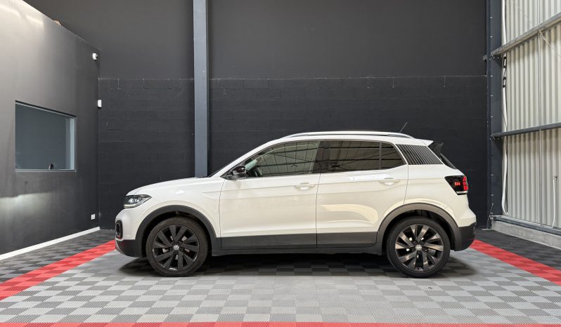 
								VOLKSWAGEN T-CROSS R-Line full									