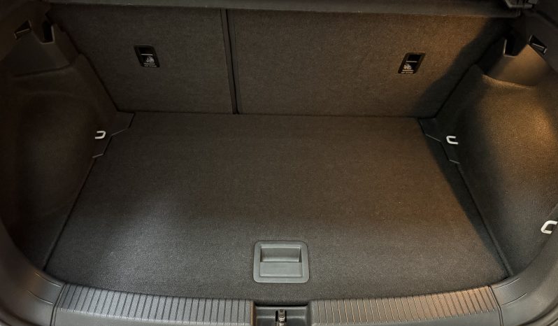 
								VOLKSWAGEN T-CROSS R-Line full									