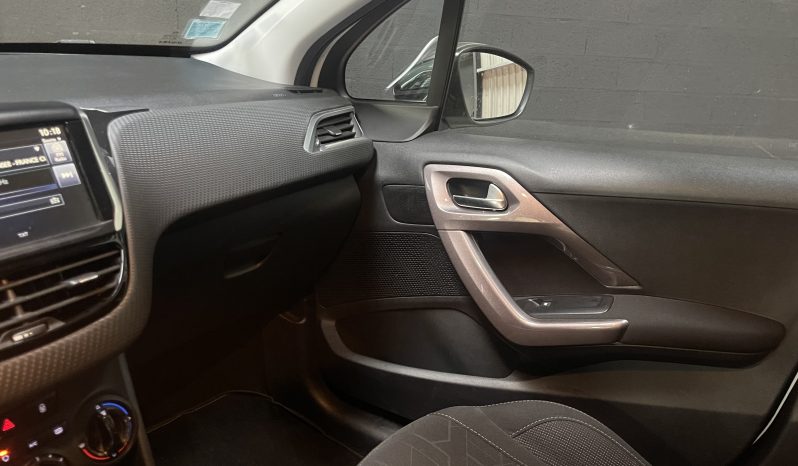 
								Peugeot 2008 Style full									