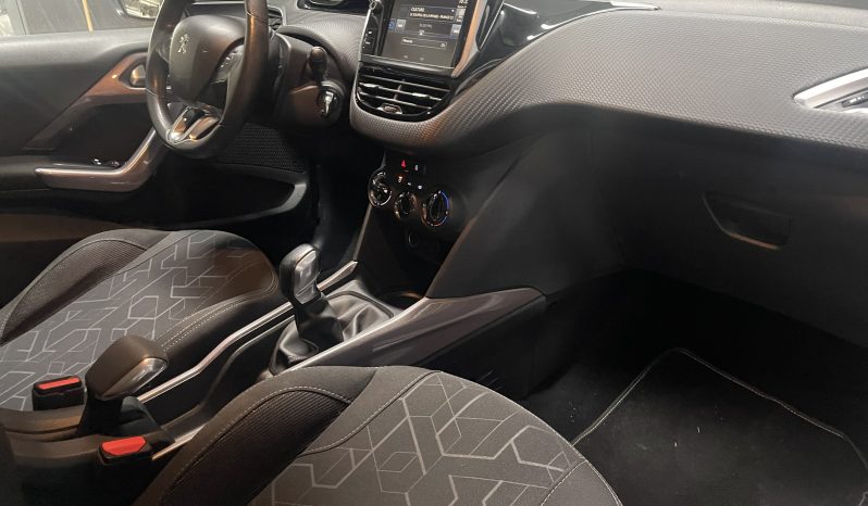 
								Peugeot 2008 Style full									