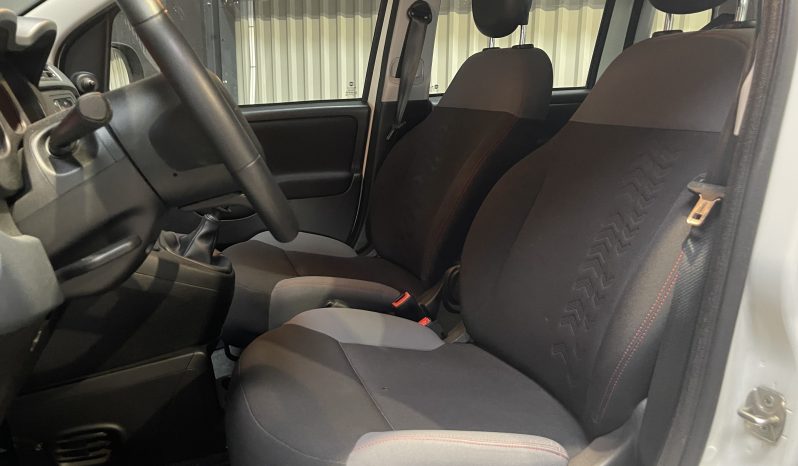 
								Fiat Panda Easy 1.2 69 ch full									