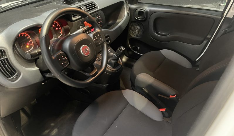 
								Fiat Panda Easy 1.2 69 ch full									