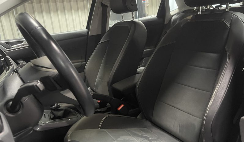 
								Volkswagen Polo VI Style DSG full									