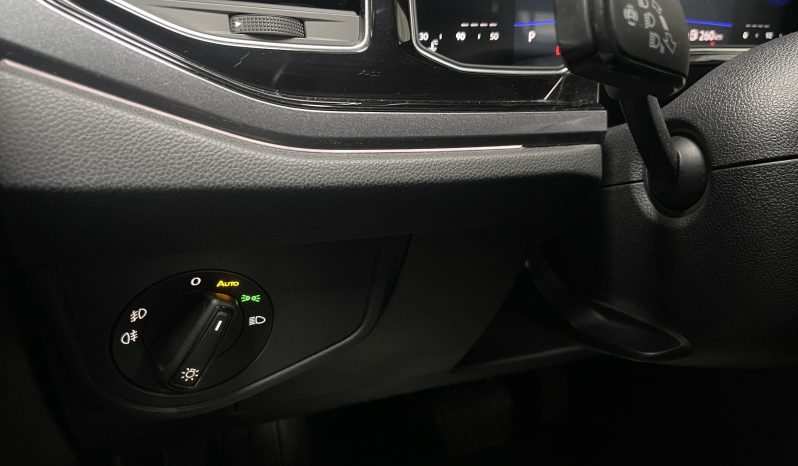 
								Volkswagen Polo VI Style DSG full									