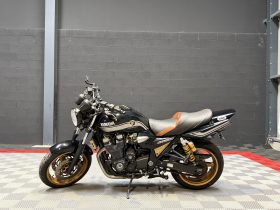 YAMAHA XJR1300