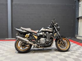 YAMAHA XJR1300