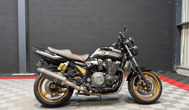 
								YAMAHA XJR1300 full									