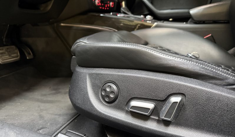 
								Audi RS 6 Avant 4.0 TFSI quattro Tiptronic full									