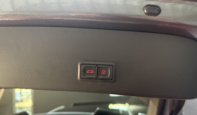 
								Audi RS 6 Avant 4.0 TFSI quattro Tiptronic full									