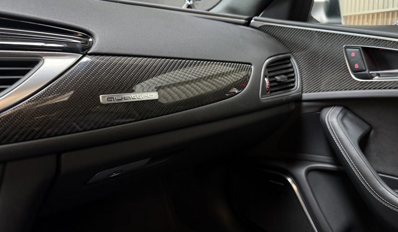 
								Audi RS 6 Avant 4.0 TFSI quattro Tiptronic full									