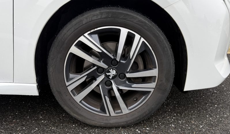 
								Peugeot 208 Style full									