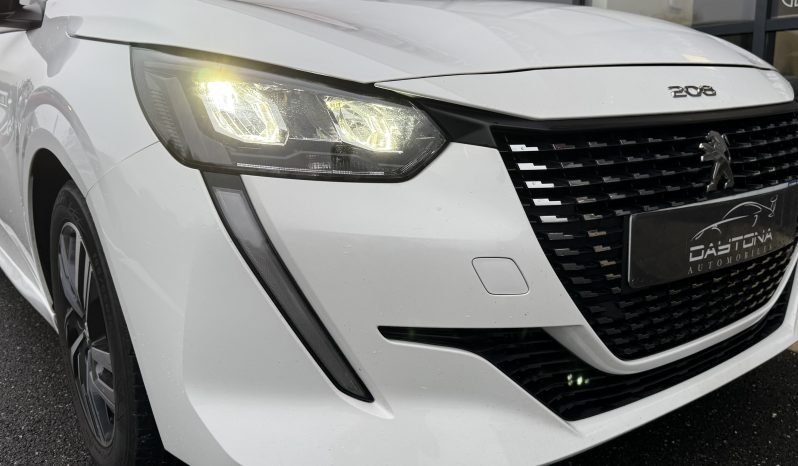 
								Peugeot 208 Style full									