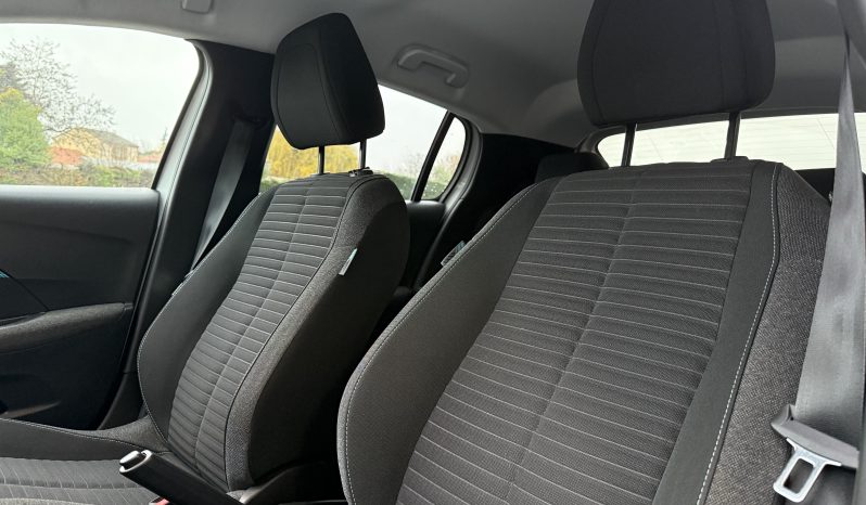 
								Peugeot 208 Style full									