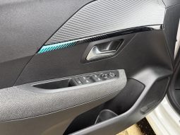 
										Peugeot 208 Style full									