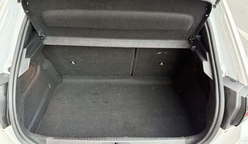 
								Peugeot 208 Style full									