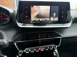 
										Peugeot 208 Style full									