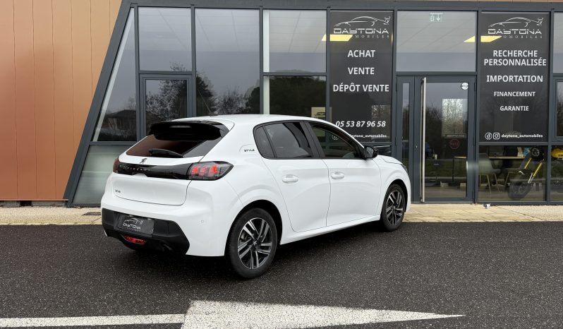 
								Peugeot 208 Style full									