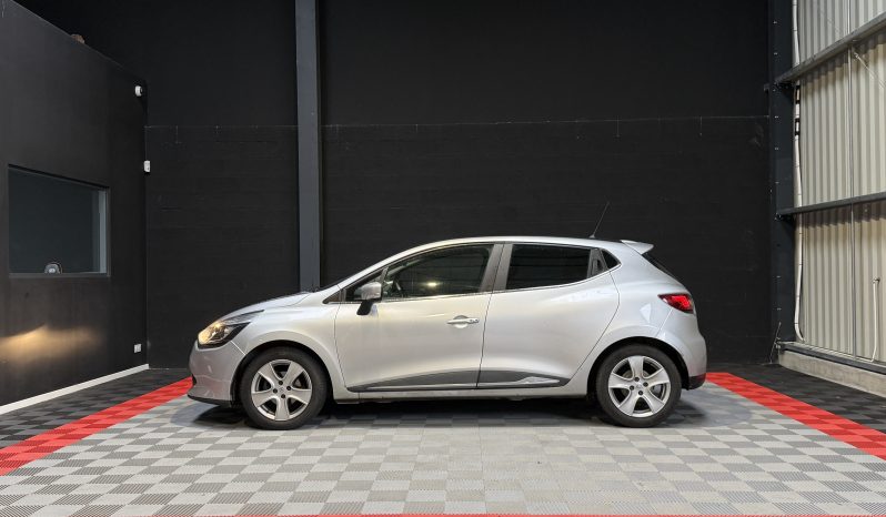 
								Renault CLIO IV Intens full									