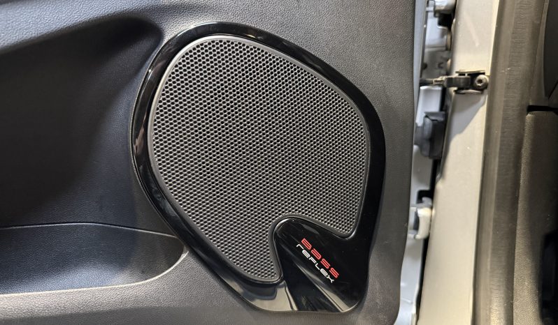 
								Renault CLIO IV Intens full									