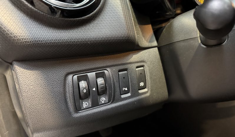 
								Renault CLIO IV Intens full									