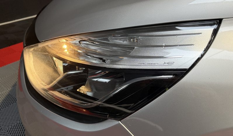 
								Renault CLIO IV Intens full									