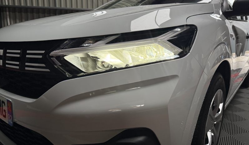 
								DACIA Sandero III Essential full									