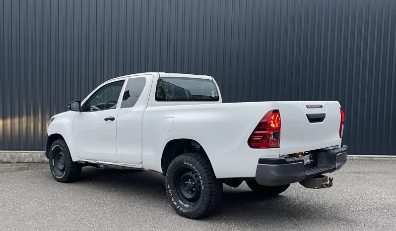 
								Toyota Hilux X-TRA cab. 4×4 full									