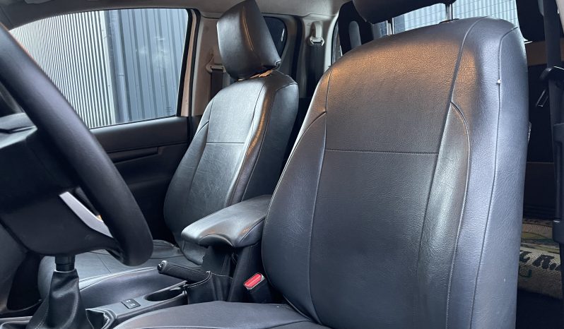 
								Toyota Hilux X-TRA cab. 4×4 full									