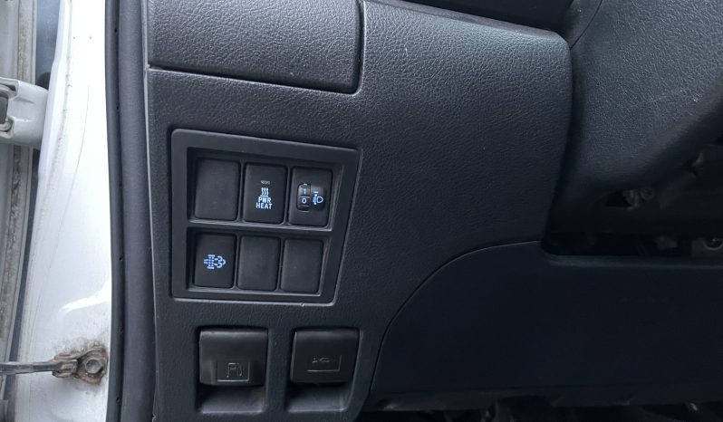 
								Toyota Hilux X-TRA cab. 4×4 full									