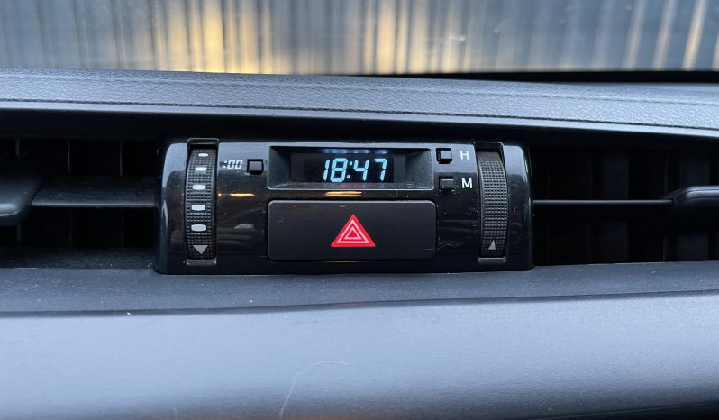 
								Toyota Hilux X-TRA cab. 4×4 full									