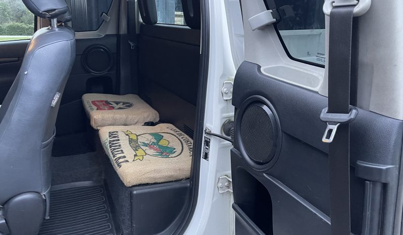 
								Toyota Hilux X-TRA cab. 4×4 full									