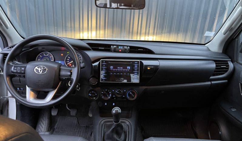 
								Toyota Hilux X-TRA cab. 4×4 full									