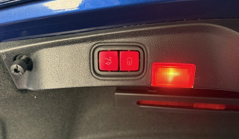 
								Mercedes CLASSE C63S AMG Coupé V8 510 ch full									