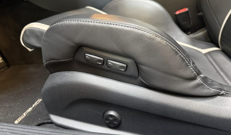 
								Mercedes CLASSE C63S AMG Coupé V8 510 ch full									