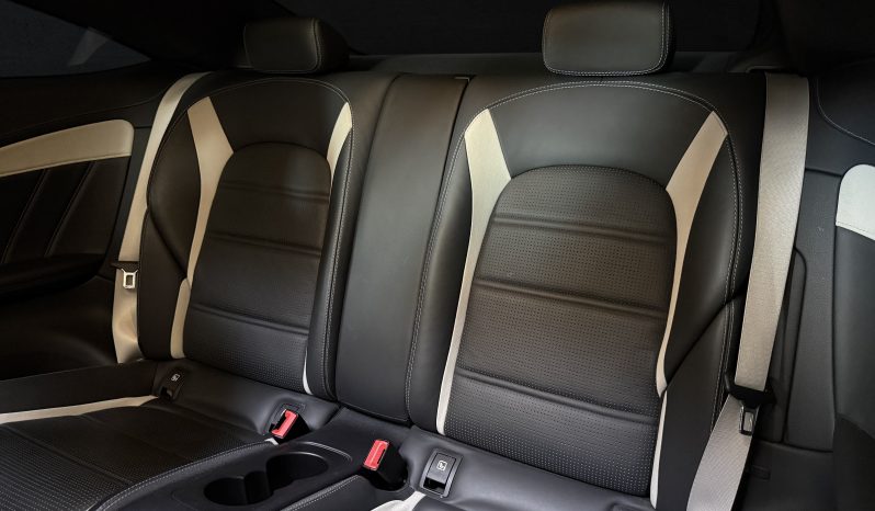 
								Mercedes CLASSE C63S AMG Coupé V8 510 ch full									