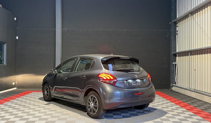 
								Peugeot 208 Business 75 ch BVM full									