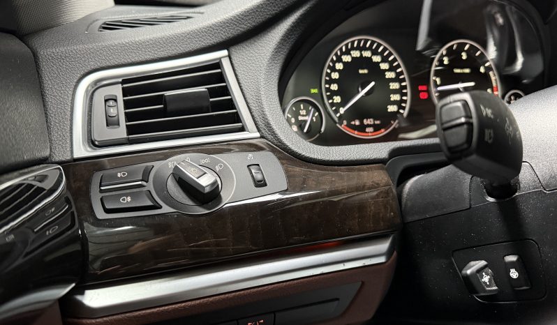 
								BMW 5 Gran Turismo 530d Luxe Steptronic full									