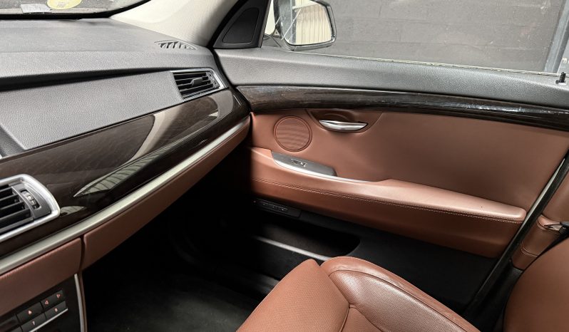 
								BMW 5 Gran Turismo 530d Luxe Steptronic full									