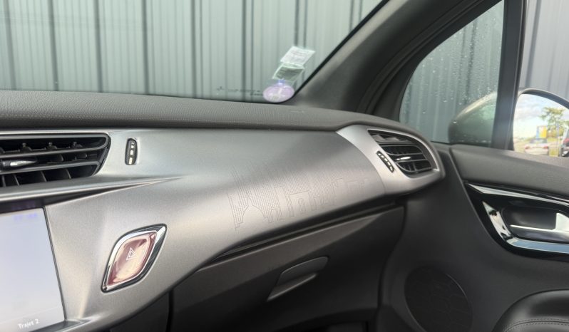 
								DS DS3 So Irresistible Cabriolet 165ch full									