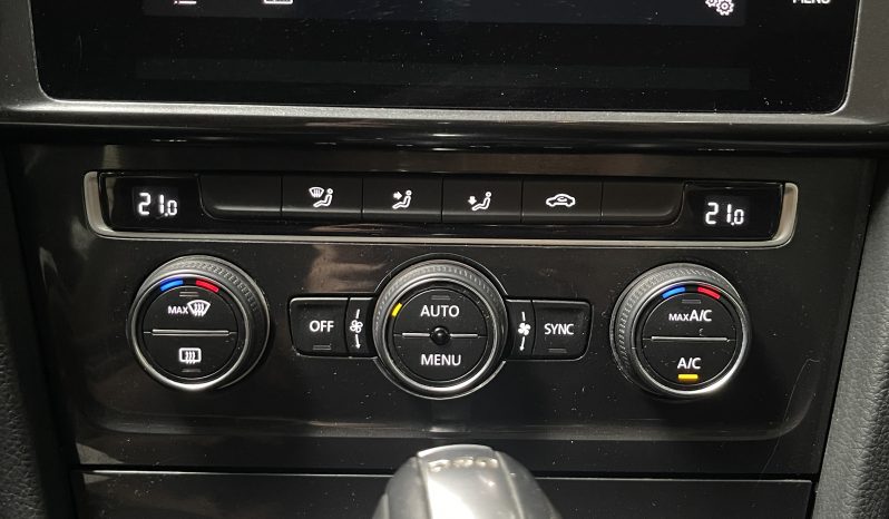 
								Volkswagen Golf VII Berline Connect BlueMotion DSG full									