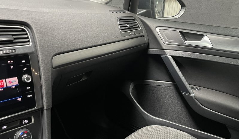 
								Volkswagen Golf VII Berline Connect BlueMotion DSG full									