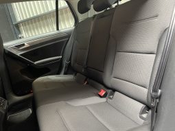 
										Volkswagen Golf VII Berline Connect BlueMotion DSG full									