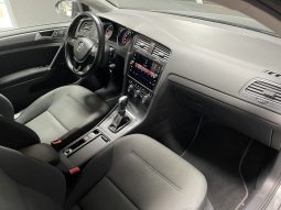 
										Volkswagen Golf VII Berline Connect BlueMotion DSG full									